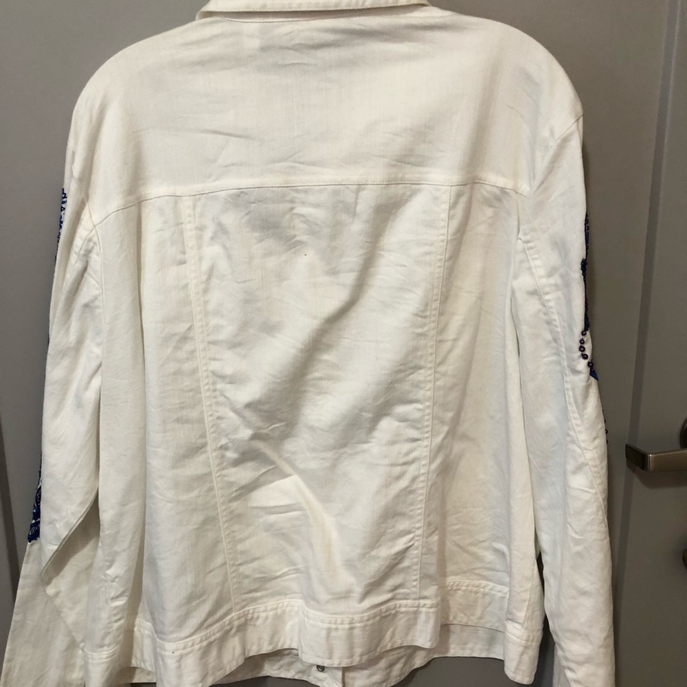 Chico’s White Beaded Sleeve Cotton Jacket, size Chico’s 3.